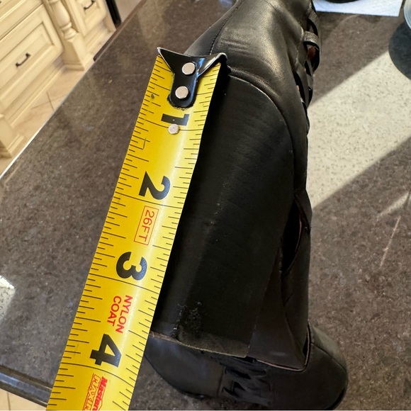 Aldo Alenama Black Leather Cut Out Black Heel Anke Boots Size 6.5 - Picture 11 of 12